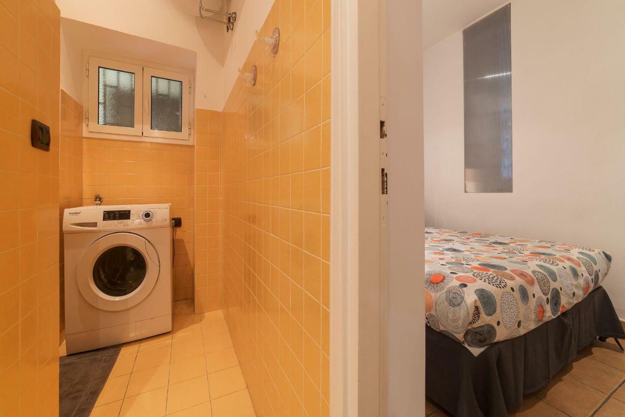 Colosseo & San Clemente Cozy Flat روما المظهر الخارجي الصورة
