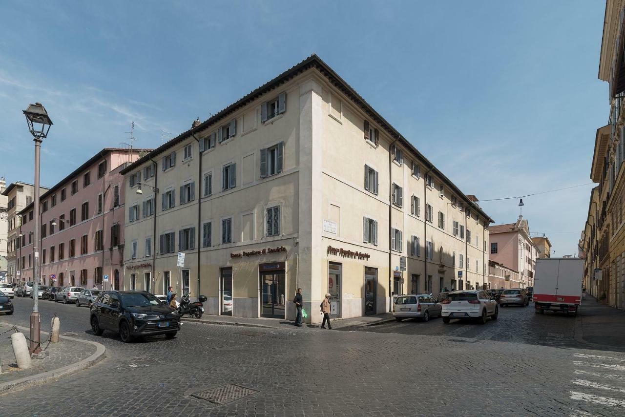 Colosseo & San Clemente Cozy Flat روما المظهر الخارجي الصورة