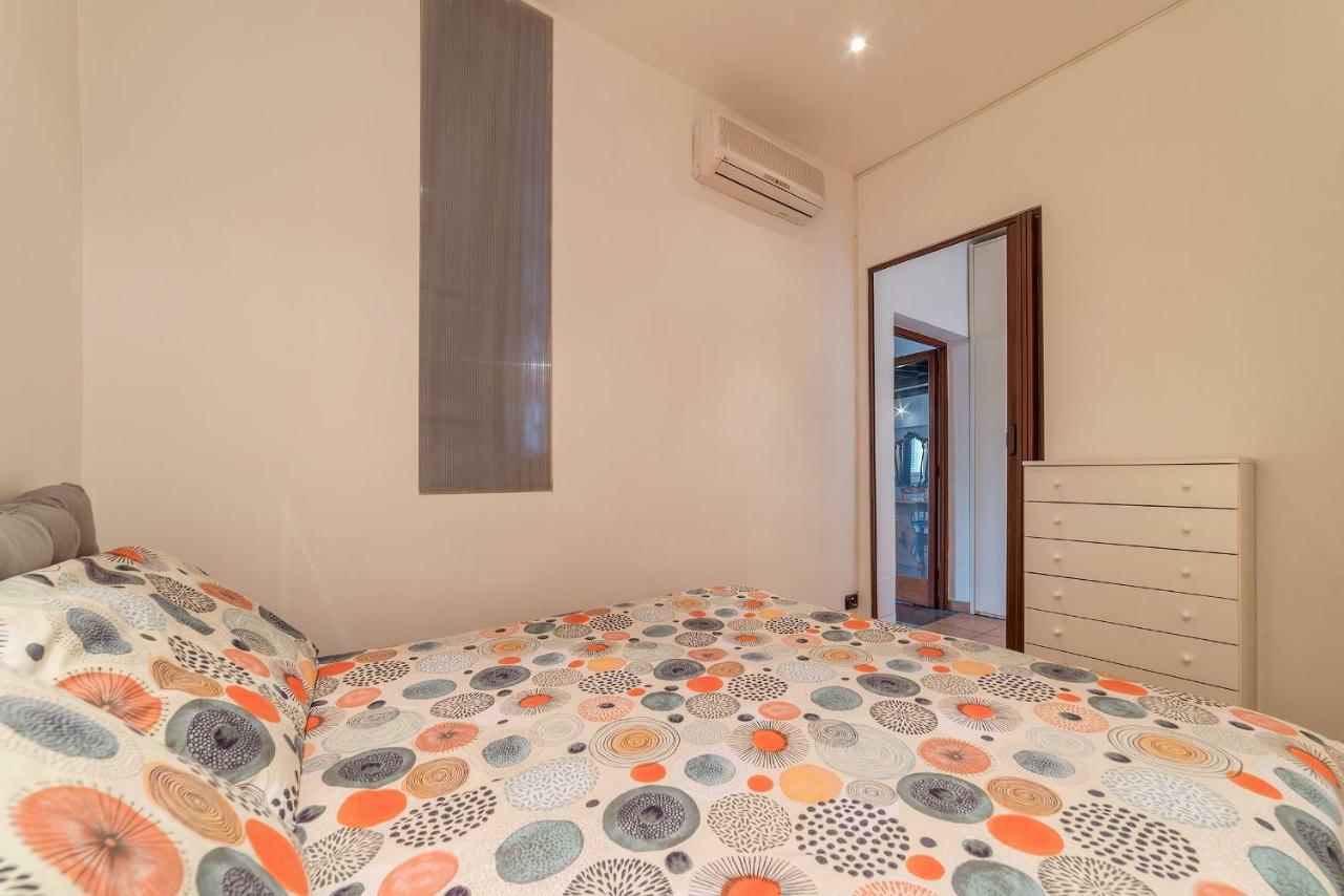 Colosseo & San Clemente Cozy Flat روما المظهر الخارجي الصورة