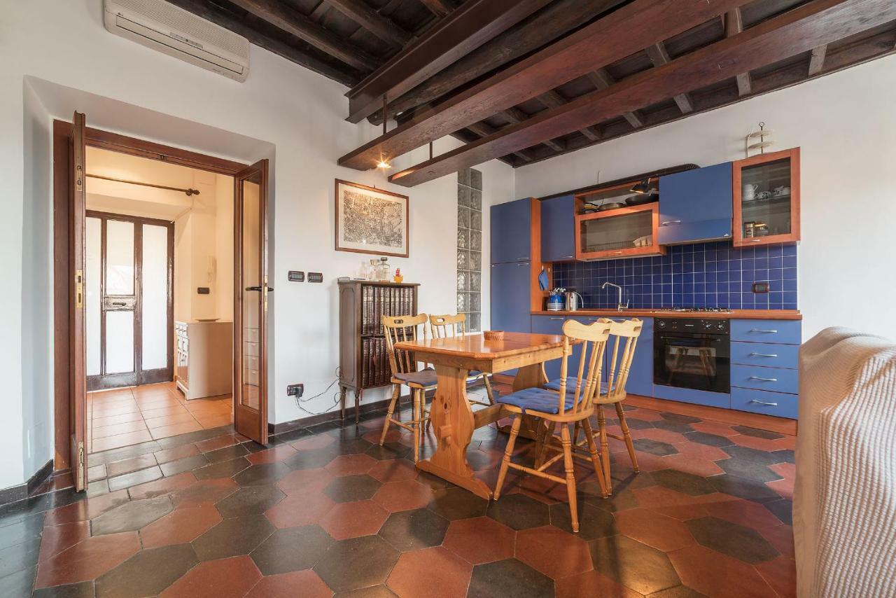 Colosseo & San Clemente Cozy Flat روما المظهر الخارجي الصورة