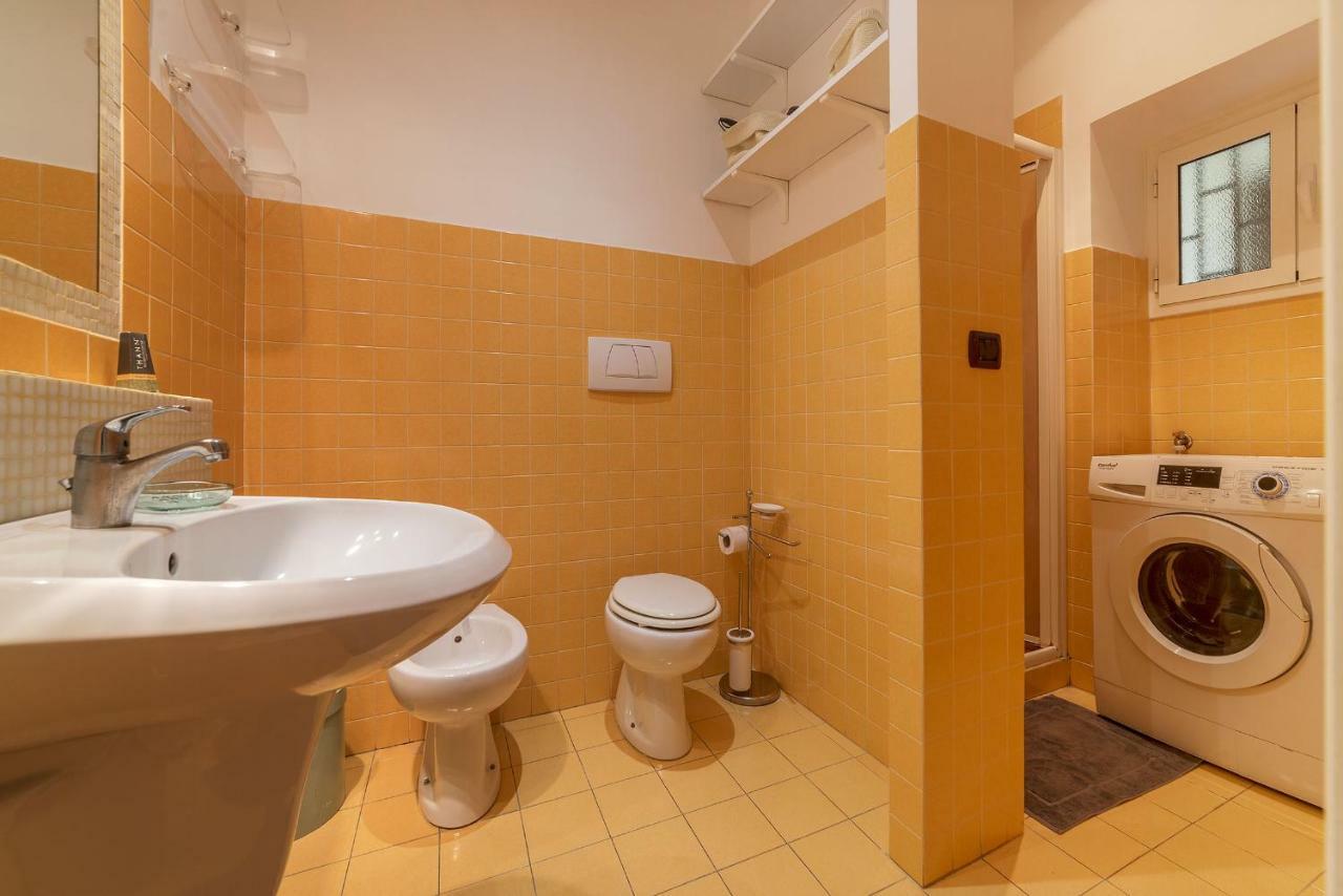 Colosseo & San Clemente Cozy Flat روما المظهر الخارجي الصورة