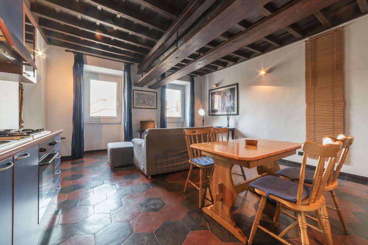 Colosseo & San Clemente Cozy Flat روما المظهر الخارجي الصورة